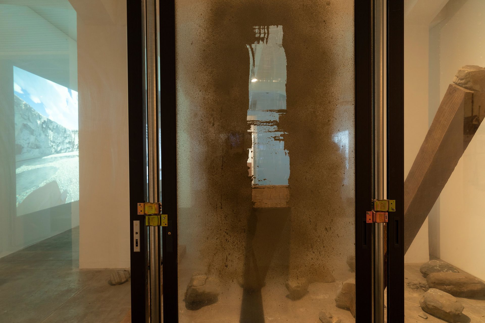  αM＋ vol. 2 わたしの穴 美術の穴  「地底人とミラーレス・ミラー」 　 パート 2:「ミラーレス・ミラー」 - 8