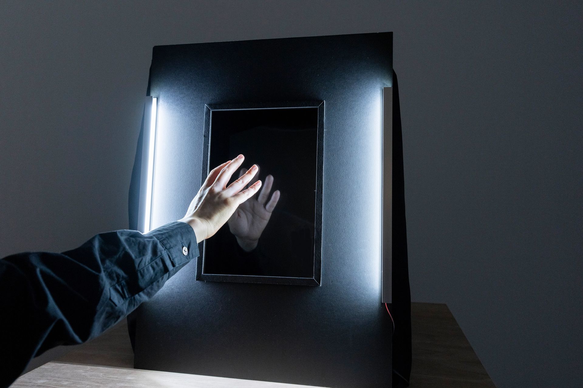  αM＋ vol. 2 わたしの穴 美術の穴  「地底人とミラーレス・ミラー」 　 パート 2:「ミラーレス・ミラー」 - 29