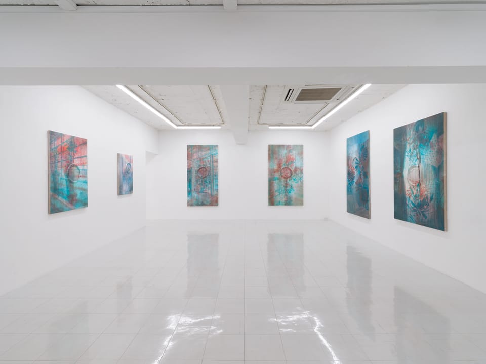 地へ、地の上空へ、水晶宮の内へ、外へ