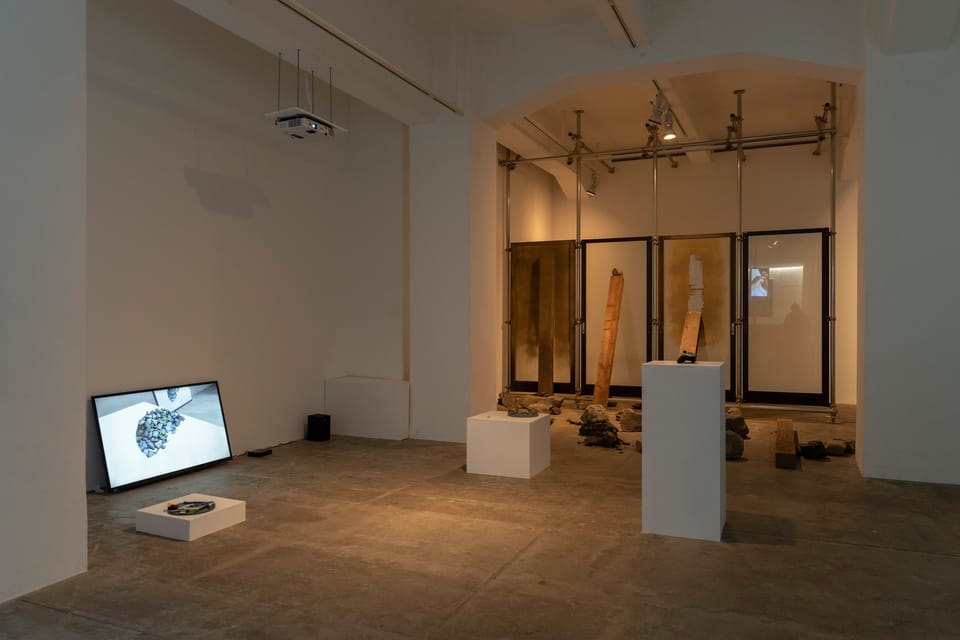  αM＋ vol. 2 わたしの穴 美術の穴  「地底人とミラーレス・ミラー」 　 パート 2:「ミラーレス・ミラー」 - 12